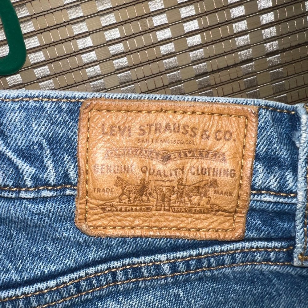 Levi's Wedgie Raw Hem High Waist Straight Leg Jeans in Love Triangle - Picture 5 of 5